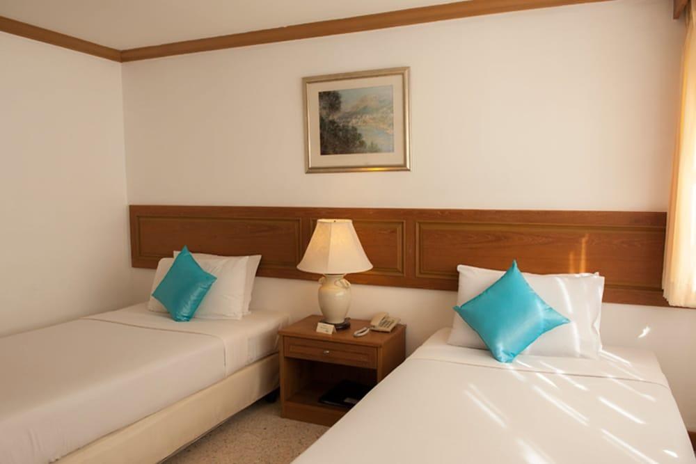 Lido Beach Hotel photo 2