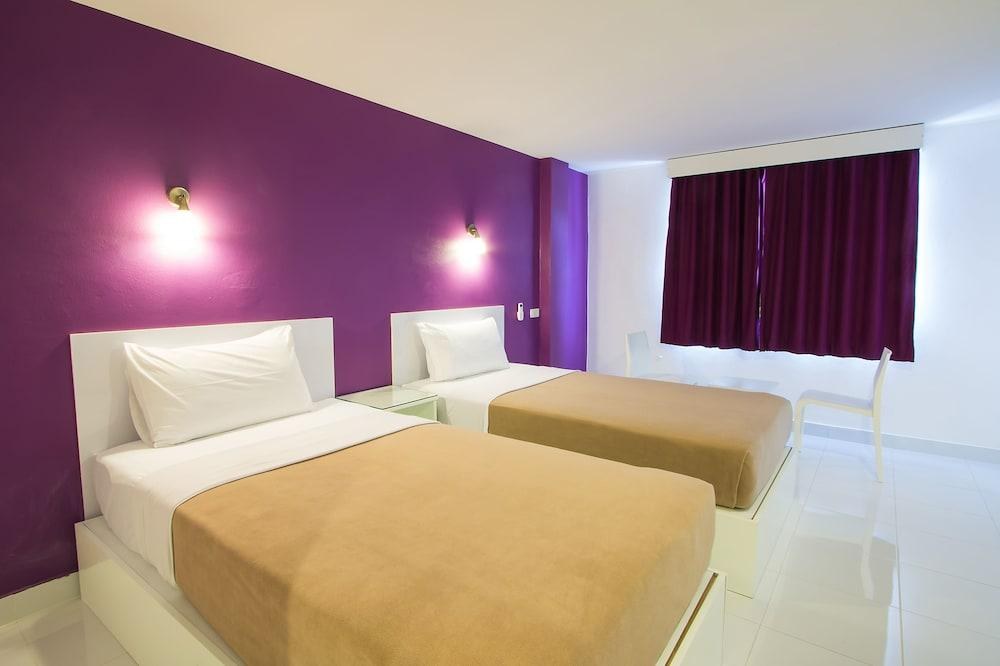 Hotel Zing photo 1