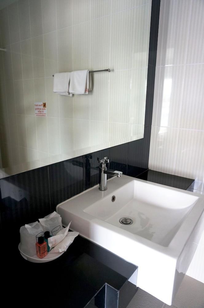 Hub Hua Hin 57 Hotel photo 3
