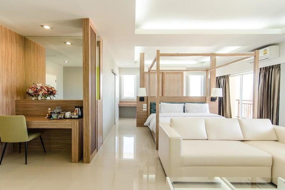 The Lake Hotel Khon Kaen photo 2
