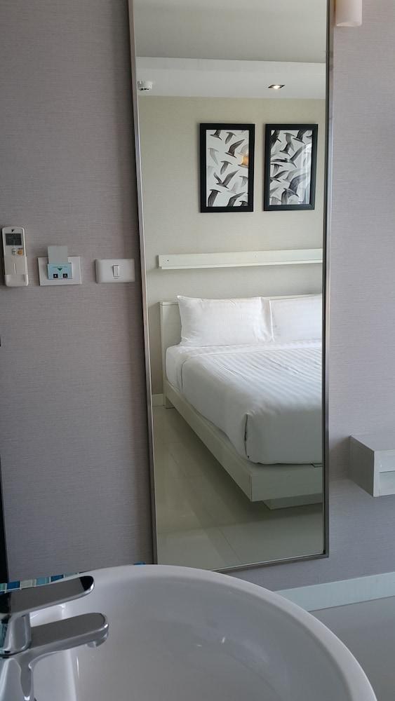 Serenotel Pattaya photo 2