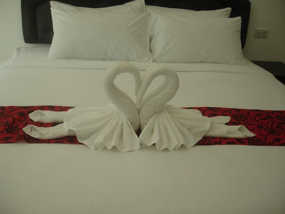 TH Beach Hotel photo 1
