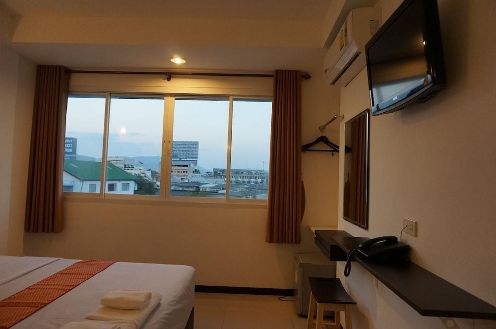 TH Beach Hotel photo 2
