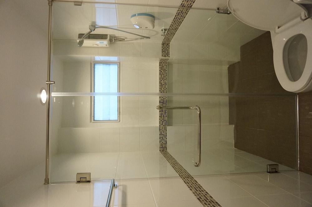 TH Beach Hotel photo 3