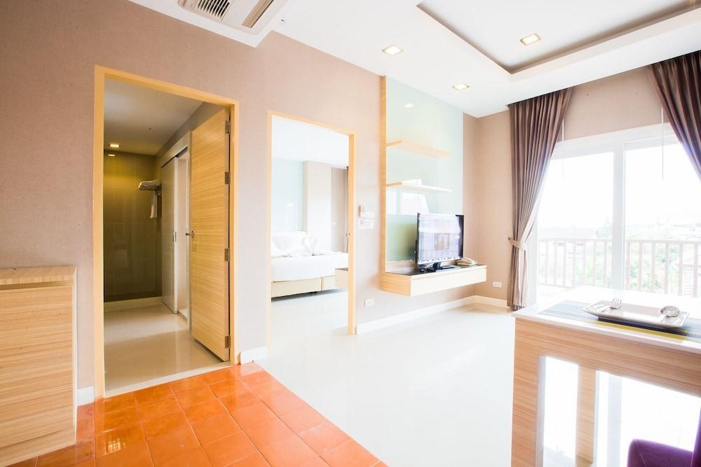 Romantic Khon Kaen Hotel photo 2