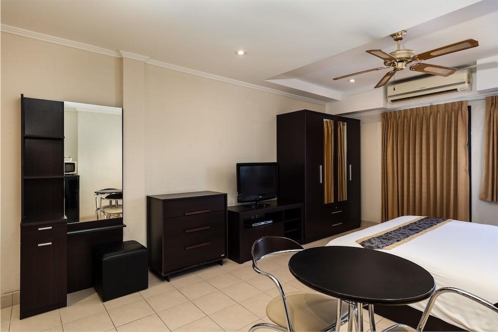 The Classroom Hotel photo 1