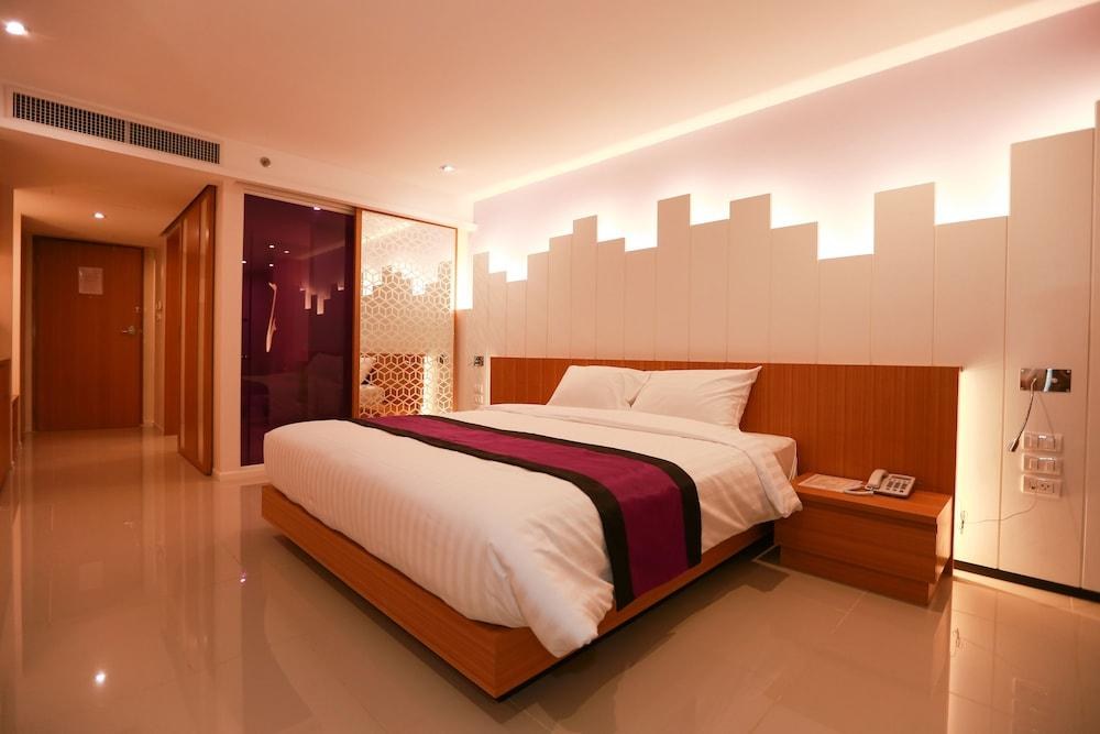 The whisper hotel