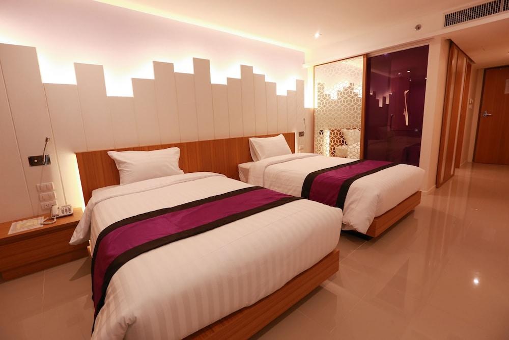 The whisper hotel photo 1