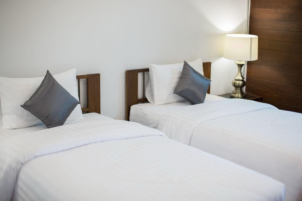 NightBazaar Inn Hotel photo 1