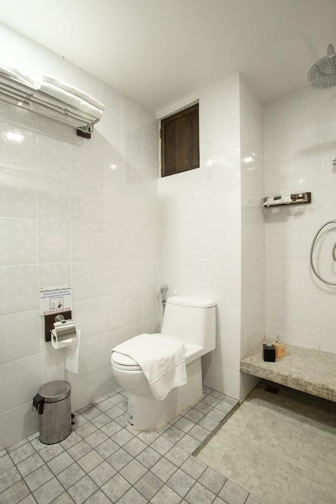 NightBazaar Inn Hotel photo 3