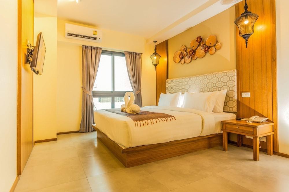 The Signature Hotel @ Thapae photo 1