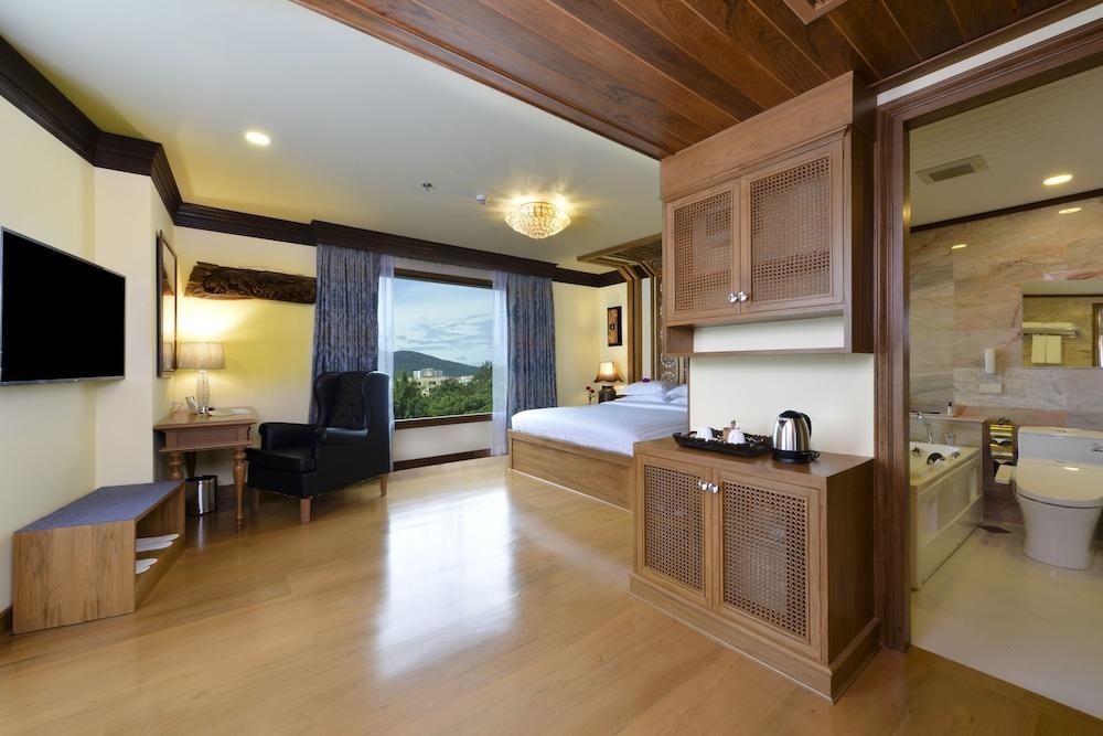 Peak Nimman Prestige Hotel photo 1