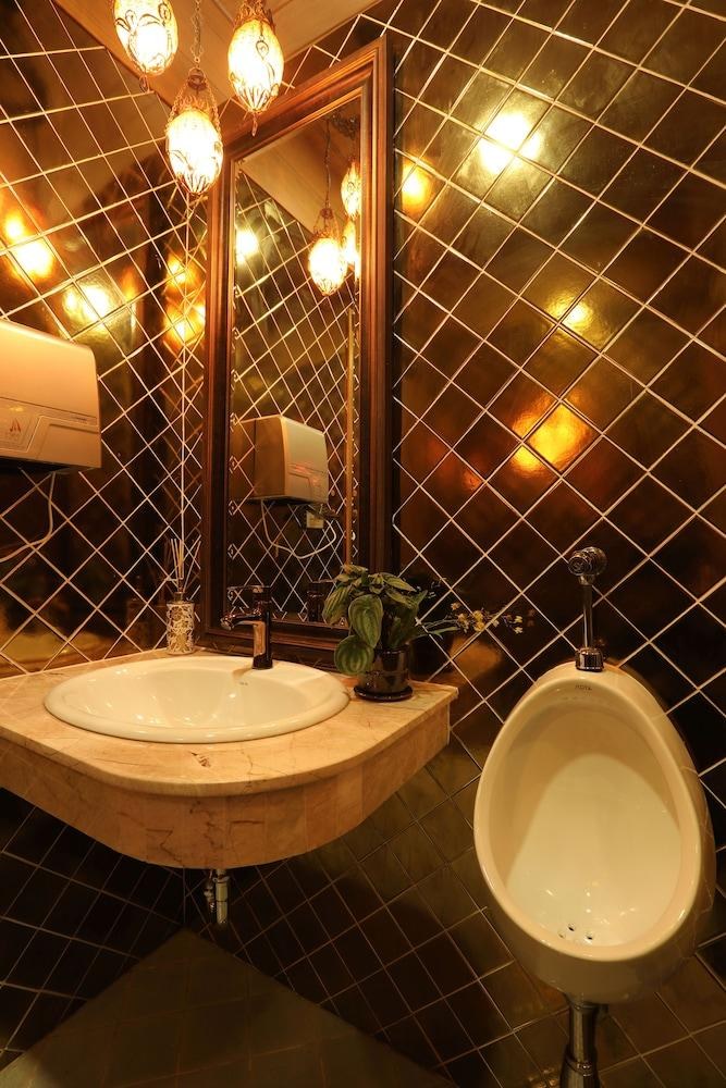 Peak Nimman Prestige Hotel photo 3