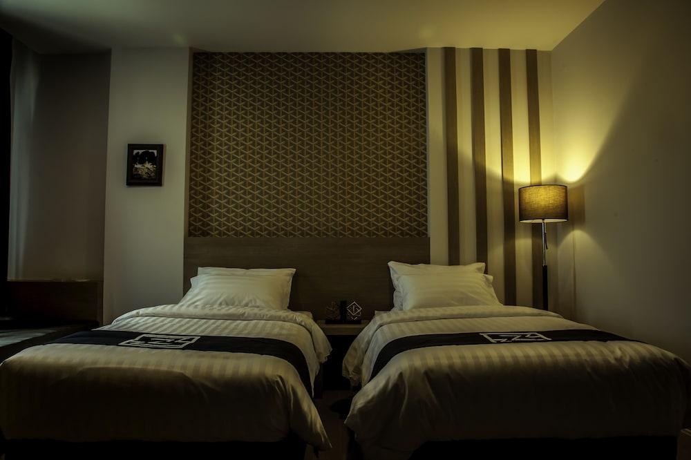 Triple Z Hotel photo 1
