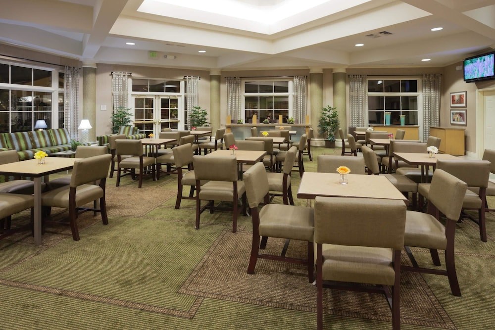 La Quinta Inn & Suites by Wyndham Salt Lake City Airport photo 1