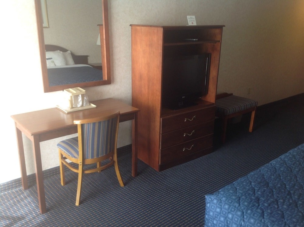Red Carpet Inn & Suites photo 1
