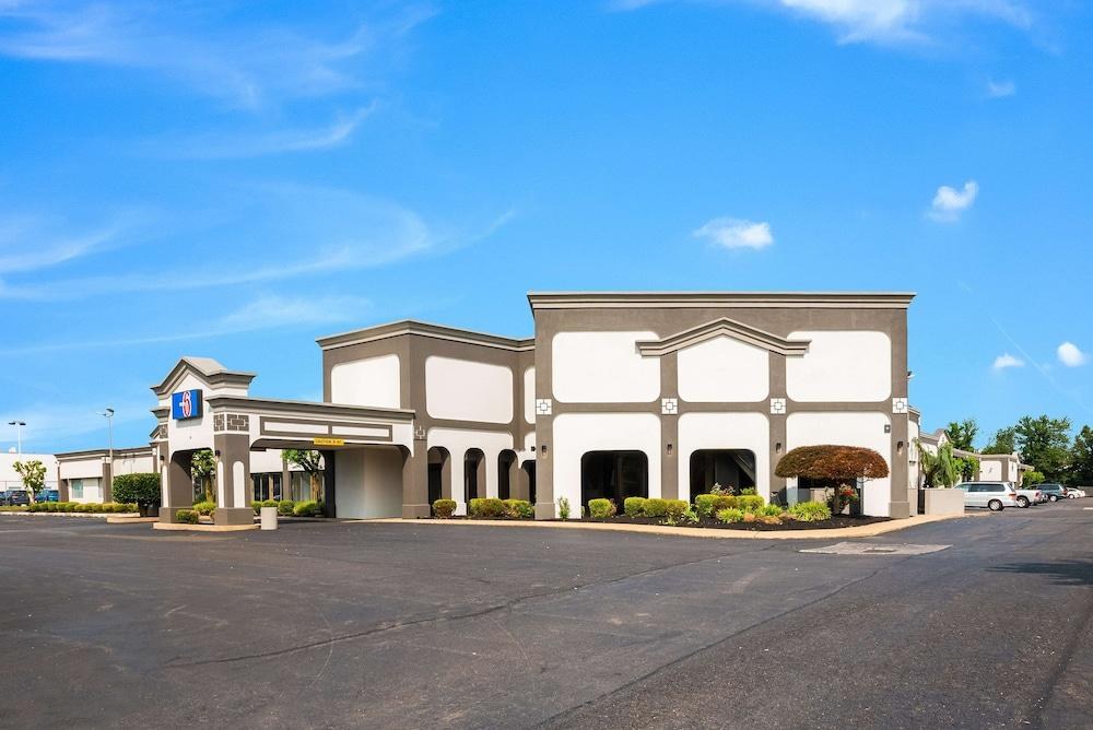 Red Carpet Inn & Suites photo 2