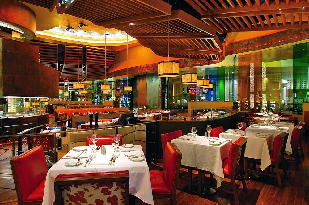 CAESARS SUITES AT CAESARS PALACE photo 4