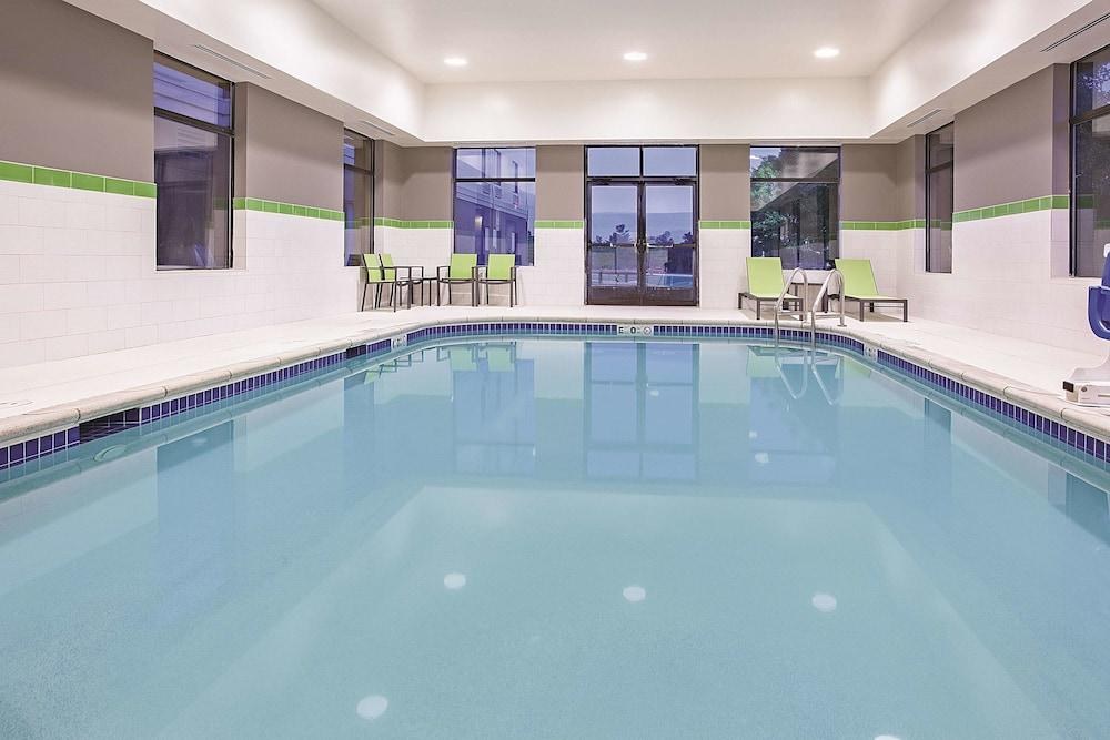 Fairfield Inn & Suites by Marriott Cedar Rapids North photo 2