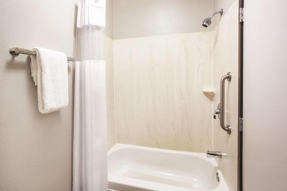 Fairfield Inn & Suites by Marriott Cedar Rapids North photo 3
