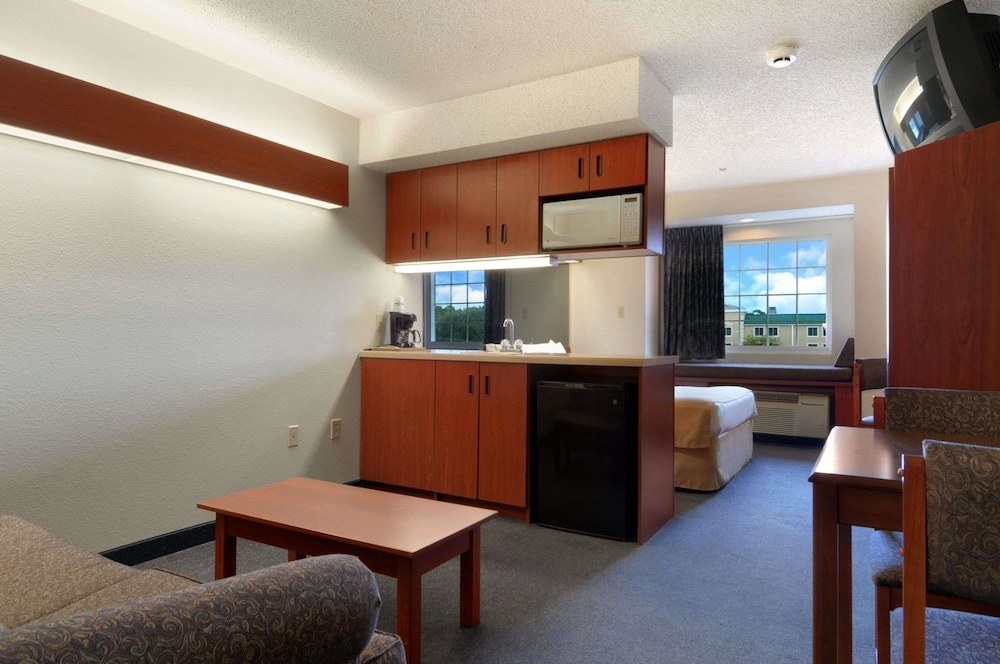 Microtel Inn & Suites by Wyndham Bossier City photo 3