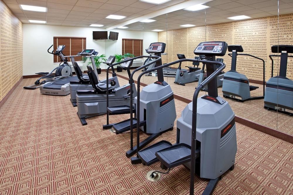 La Quinta Inn & Suites by Wyndham Bannockburn-Deerfield photo 2