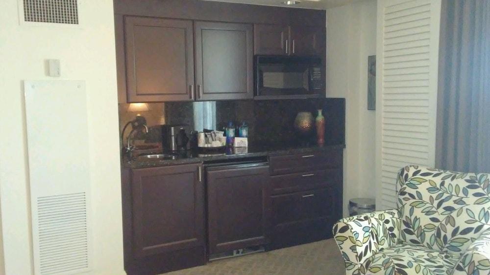 Private Residences at the Atlantic Resort and Spa photo 4