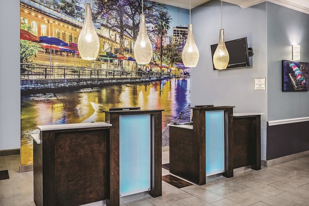LA QUINTA INN & SUITES BY WYNDHAM SAN ANTONIO THE DOMINION