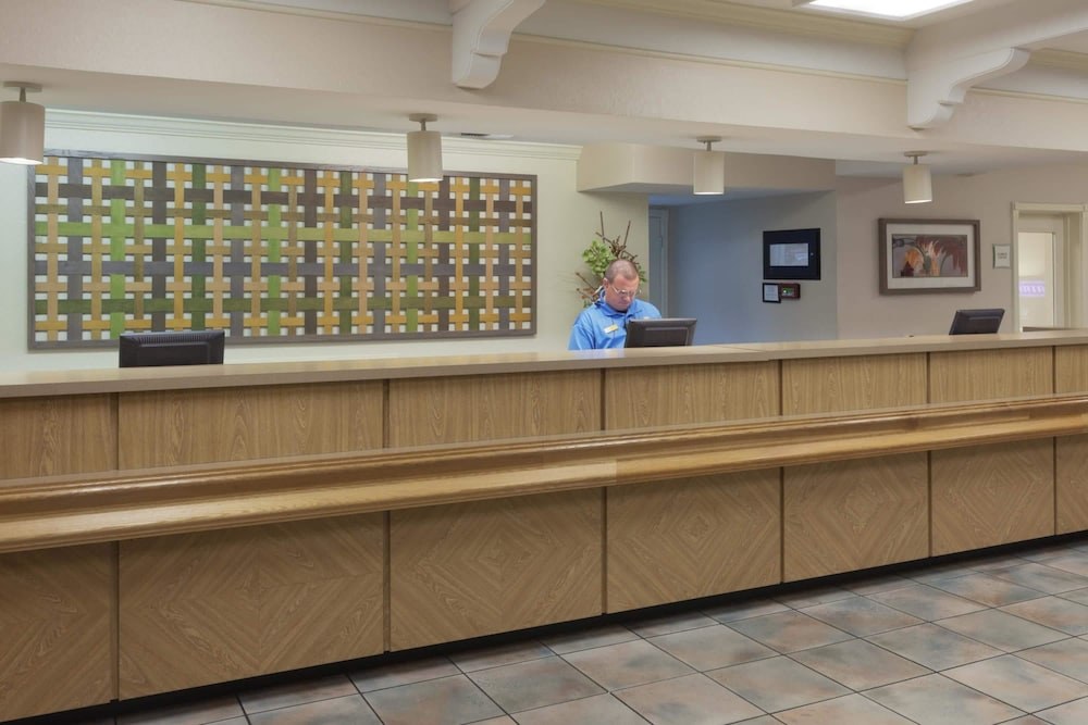 LA QUINTA INN & SUITES BY WYNDHAM LAS VEGAS AIRPORT N CONV. photo 1