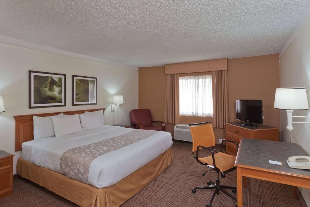 LA QUINTA INN & SUITES BY WYNDHAM LAS VEGAS AIRPORT N CONV. photo 4