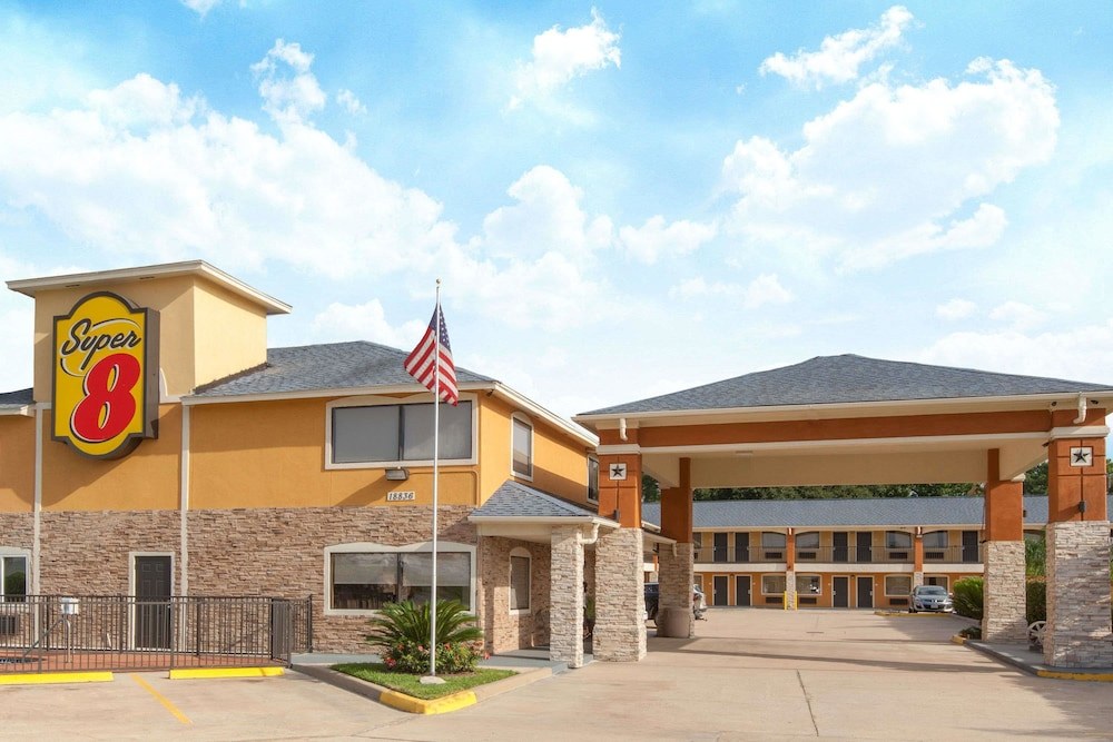 Super 8 by Wyndham Houston/Willowbrook/Hwy 249