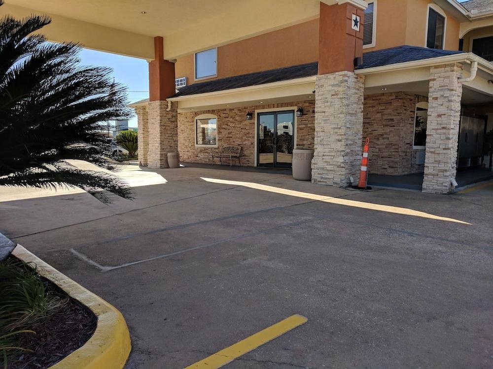 Super 8 by Wyndham Houston/Willowbrook/Hwy 249 photo 2