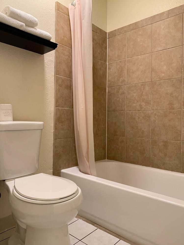 California Suites Hotel photo 2