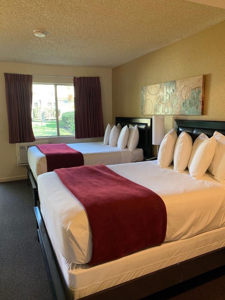 California Suites Hotel photo 4