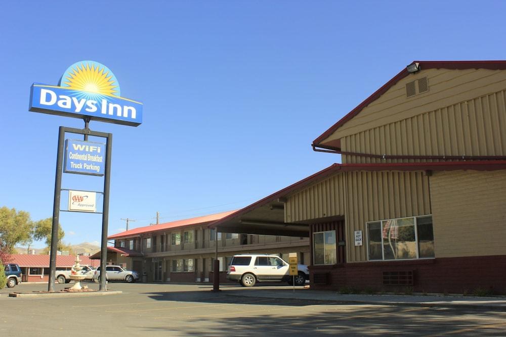 Days Inn by Wyndham Elko photo 3