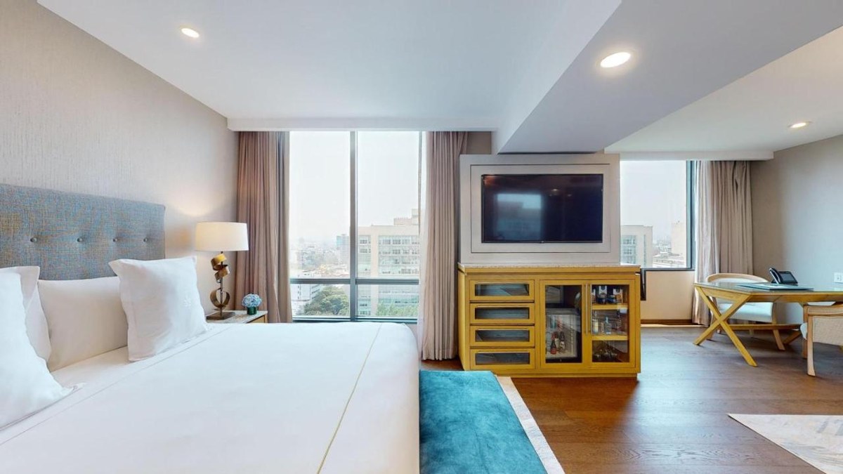 MARQUIS SKY SUITES photo 1