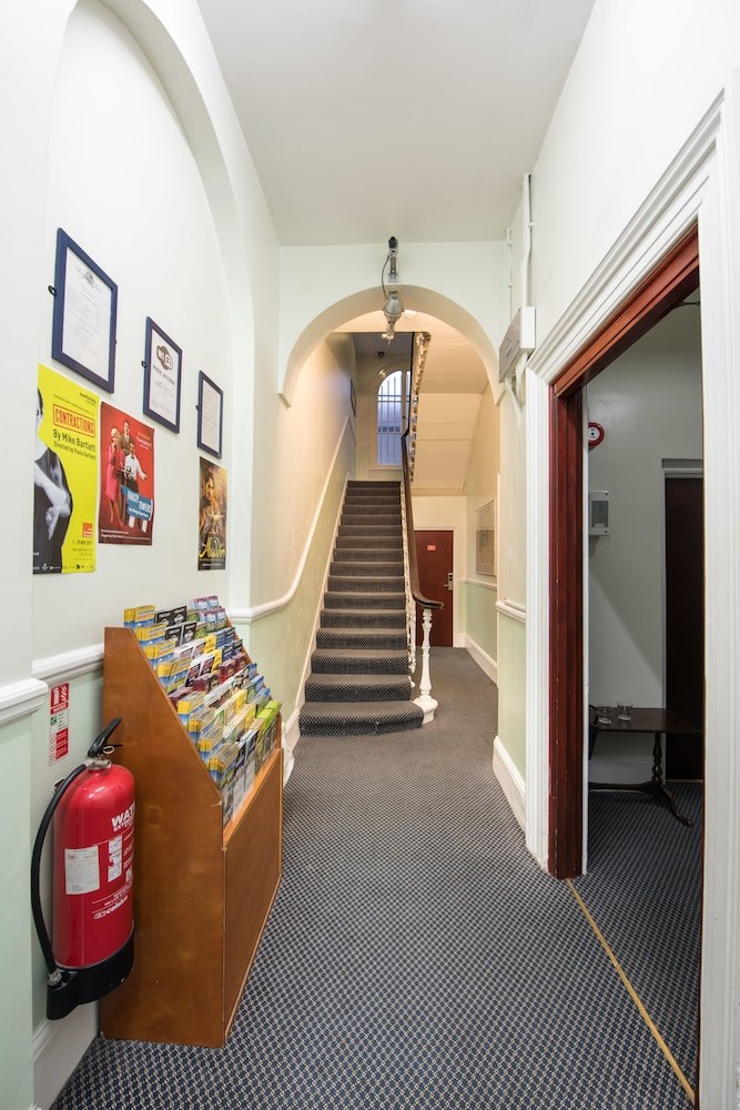 Dolphin Inn photo 1