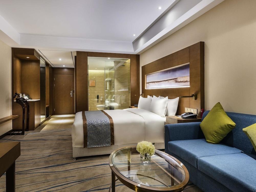 Novotel Qingdao New Hope photo 1