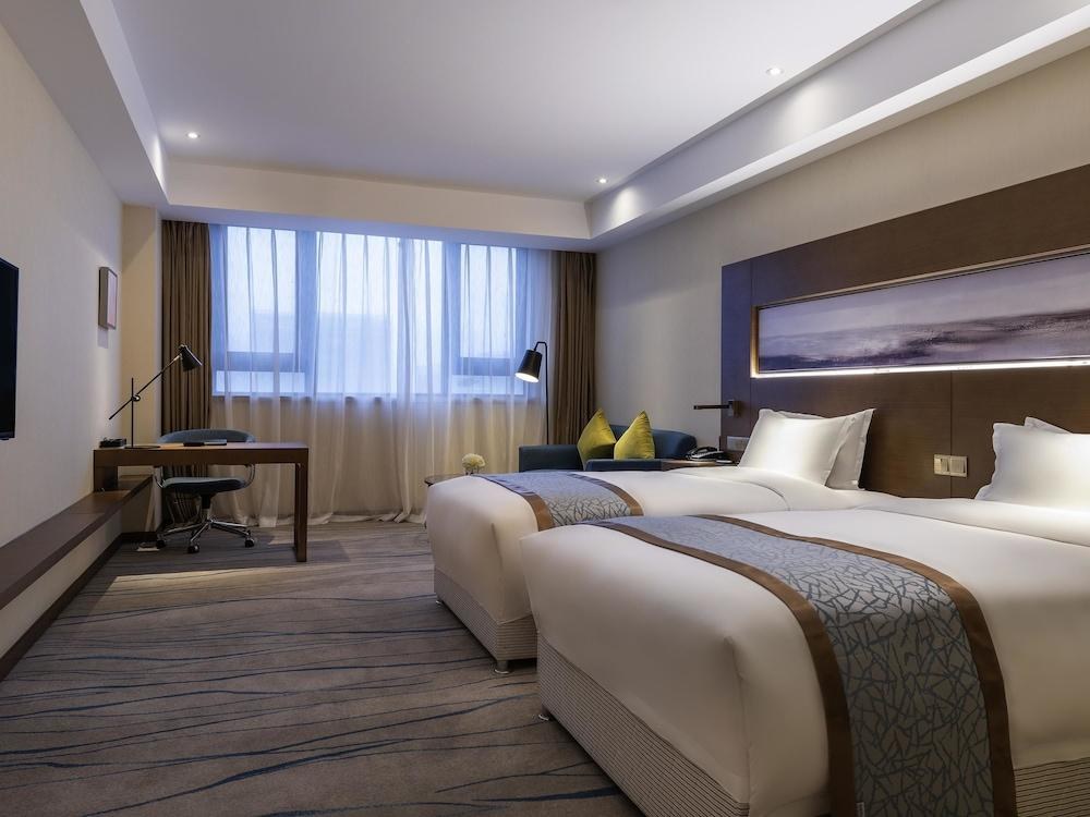 Novotel Qingdao New Hope photo 2