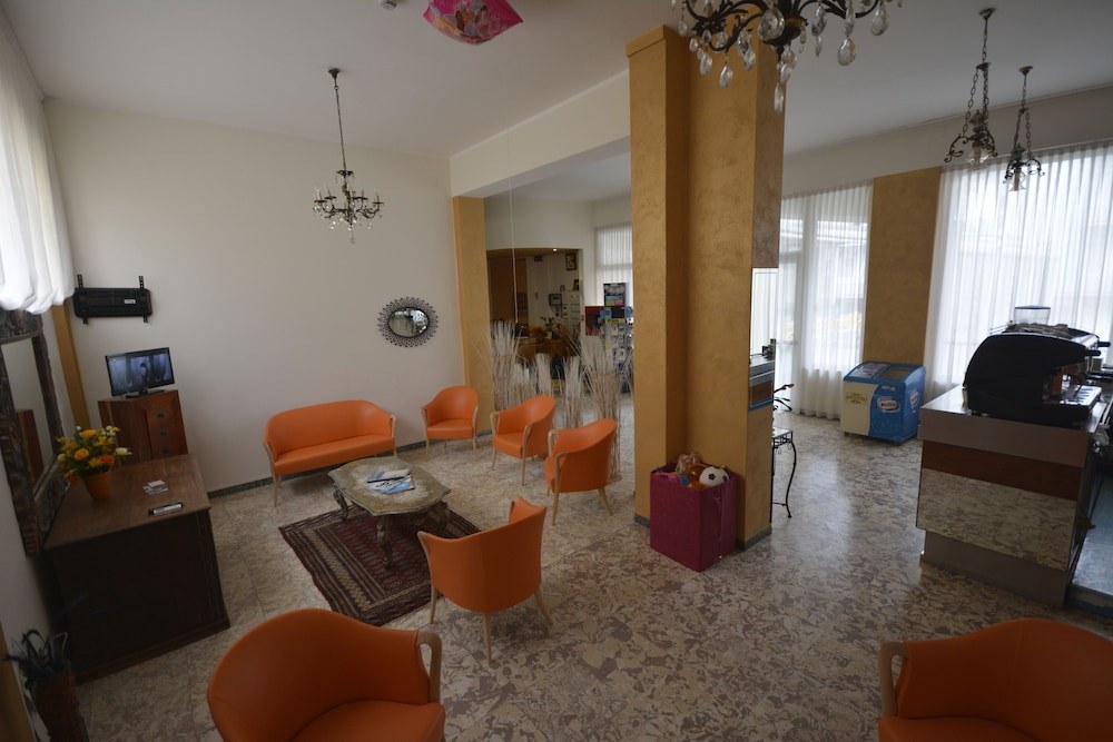 Hotel Corona photo 1
