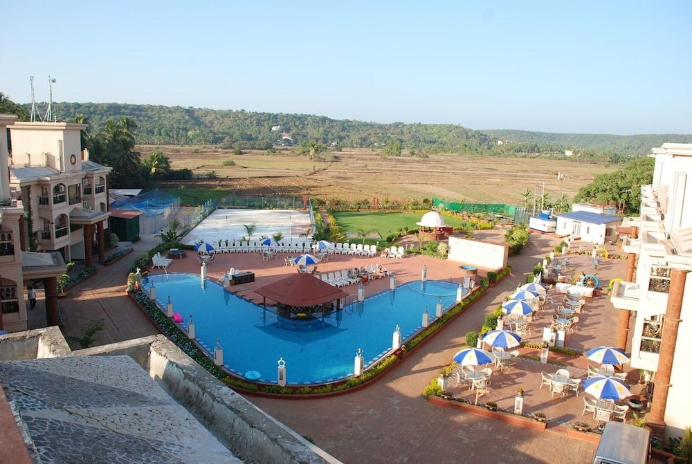 Sun City Resort photo 2