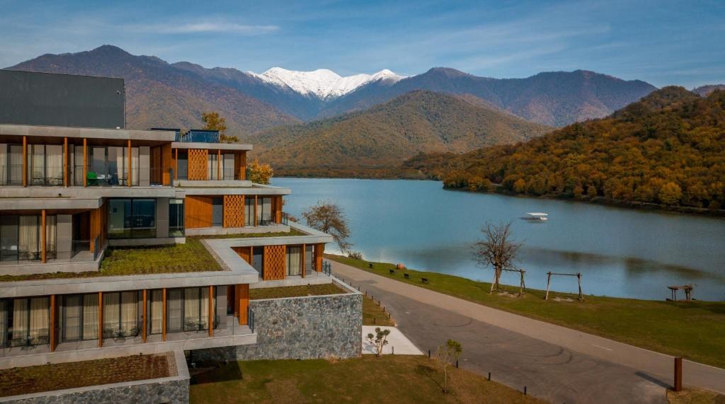 KVARELI LAKE RESORT photo 1