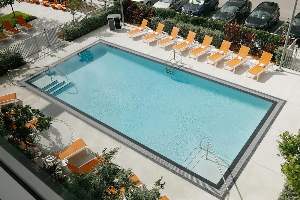 ALOFT MIAMI AIRPORT photo 1