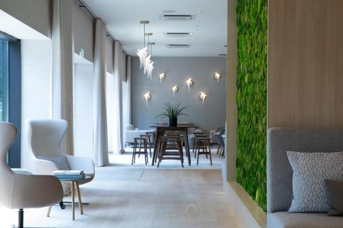 AC HOTEL BERLIN HUMBOLDTHAIN PARK photo 2