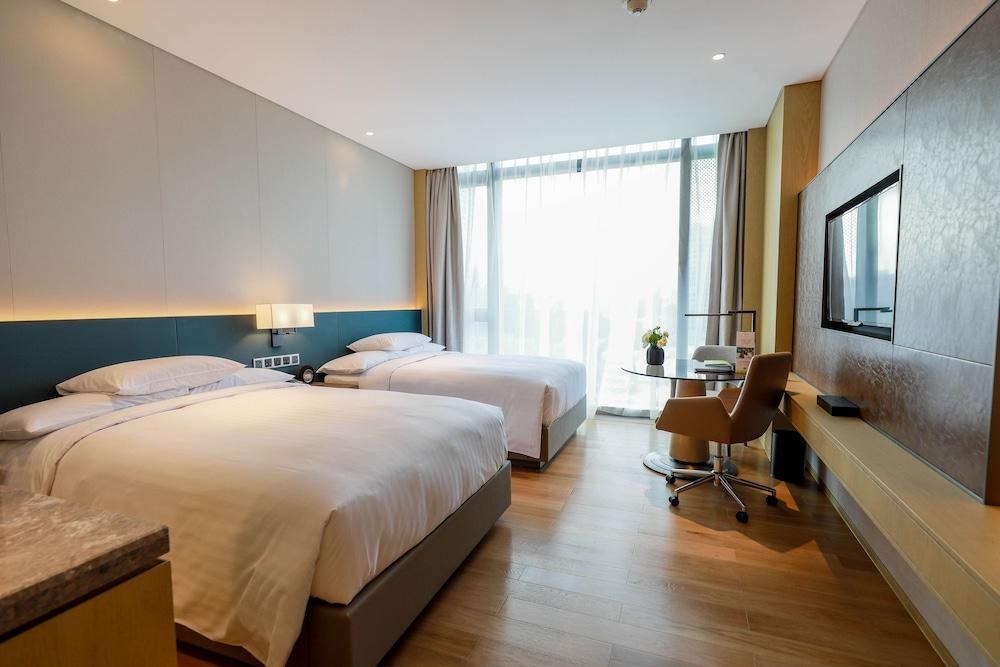Courtyard By Marriott Shenzhen Bay photo 1