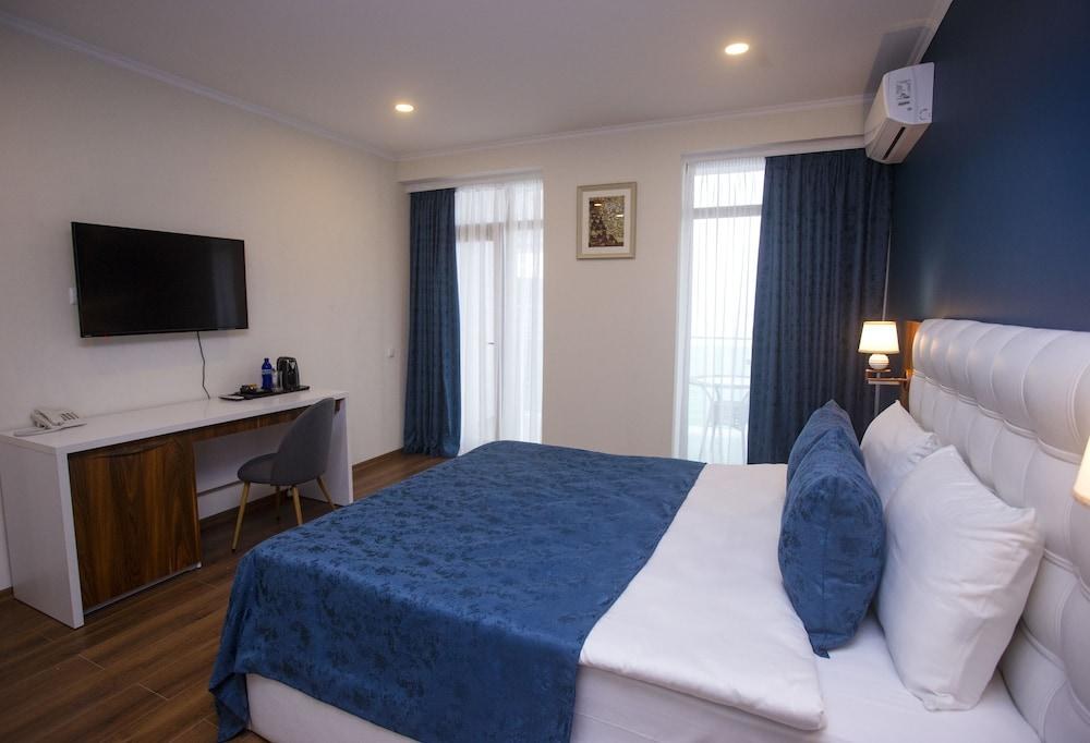 AQUA BATUMI HOTEL & APTS photo 1