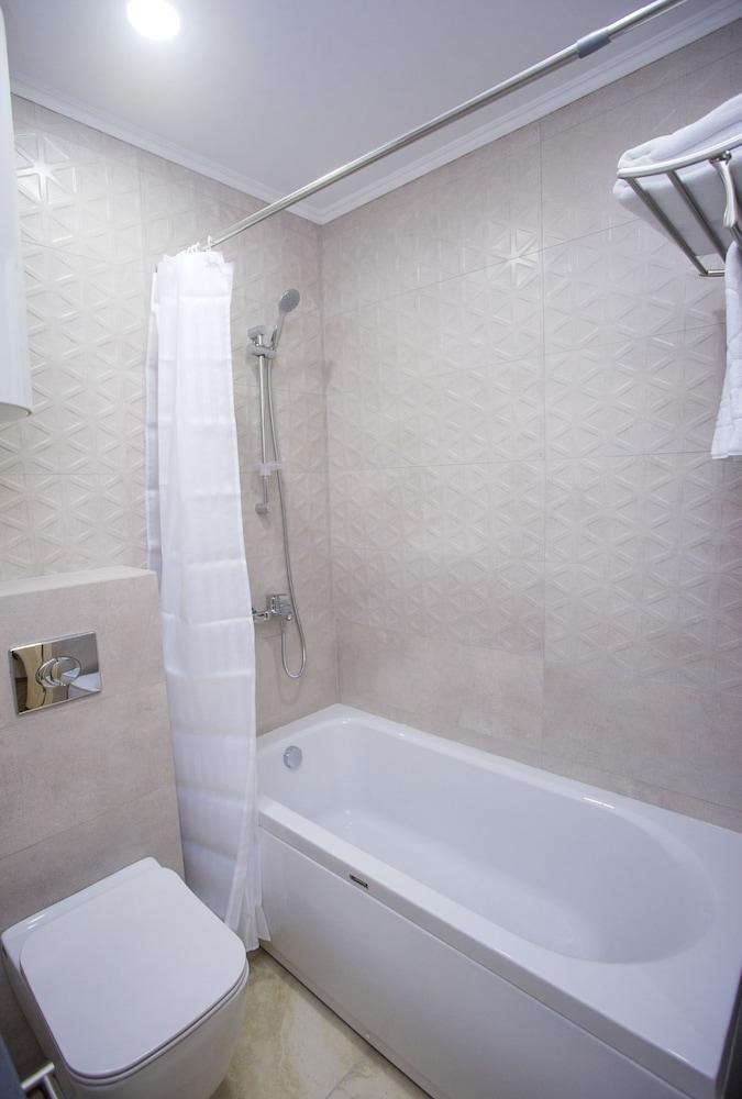 AQUA BATUMI HOTEL & APTS photo 3