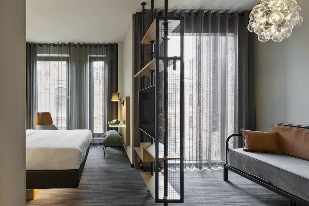MOXY WARSAW PRAGA photo 2