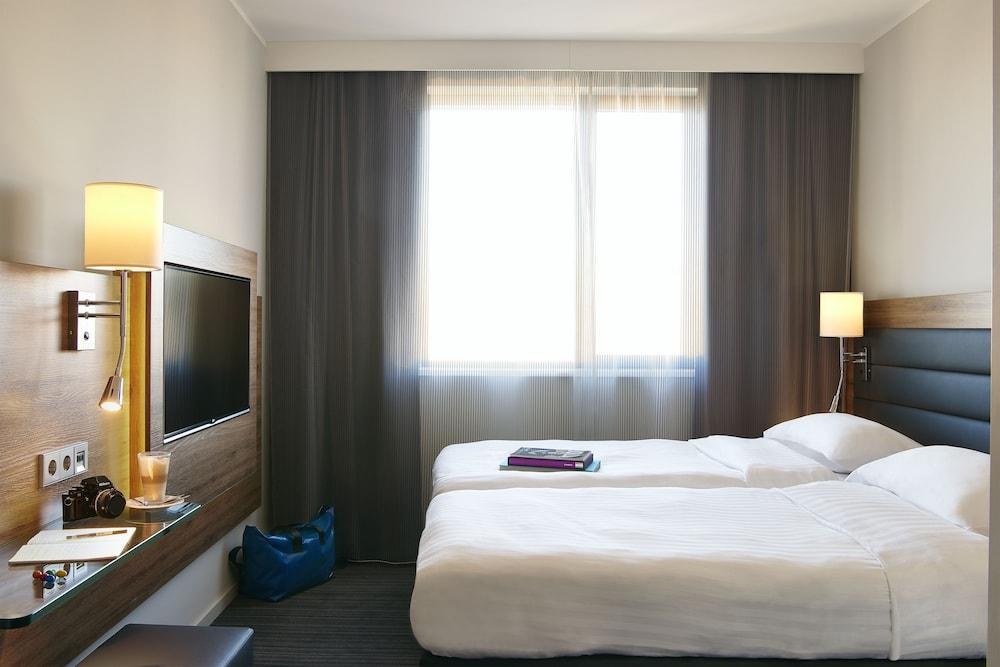 MOXY YORK photo 1