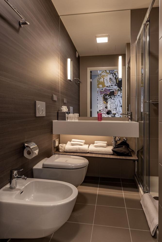 MOXY YORK photo 3